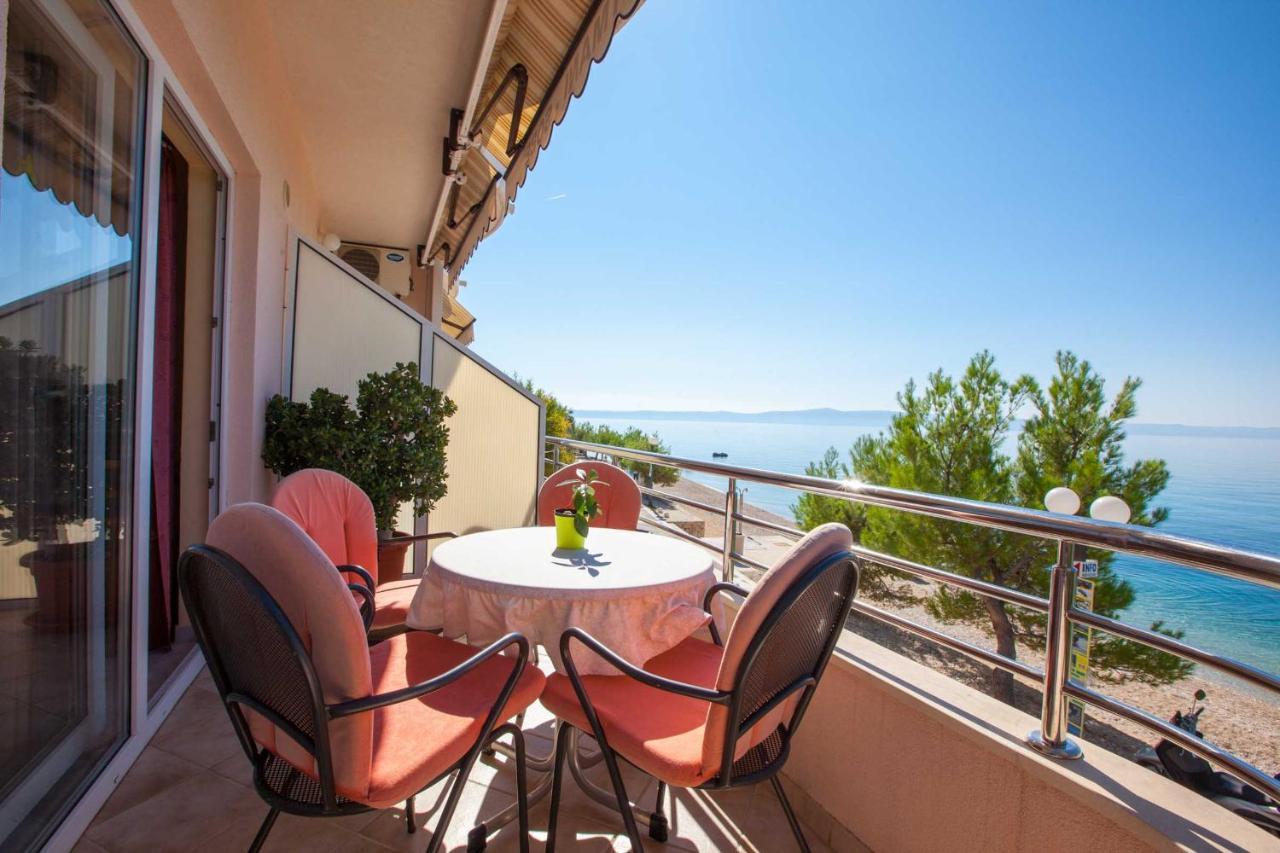 Apartments Marijan - Beachfront Tucepi Exterior photo