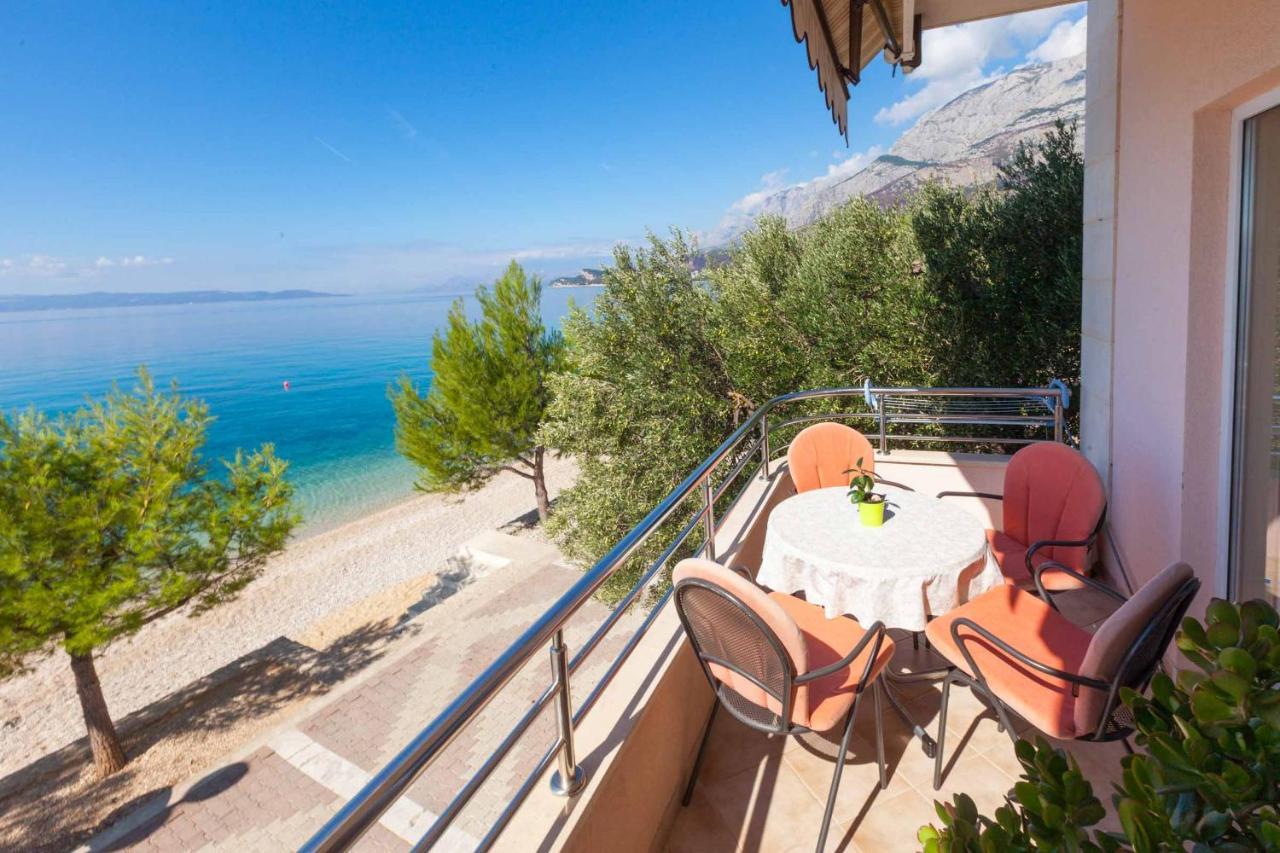 Apartments Marijan - Beachfront Tucepi Exterior photo