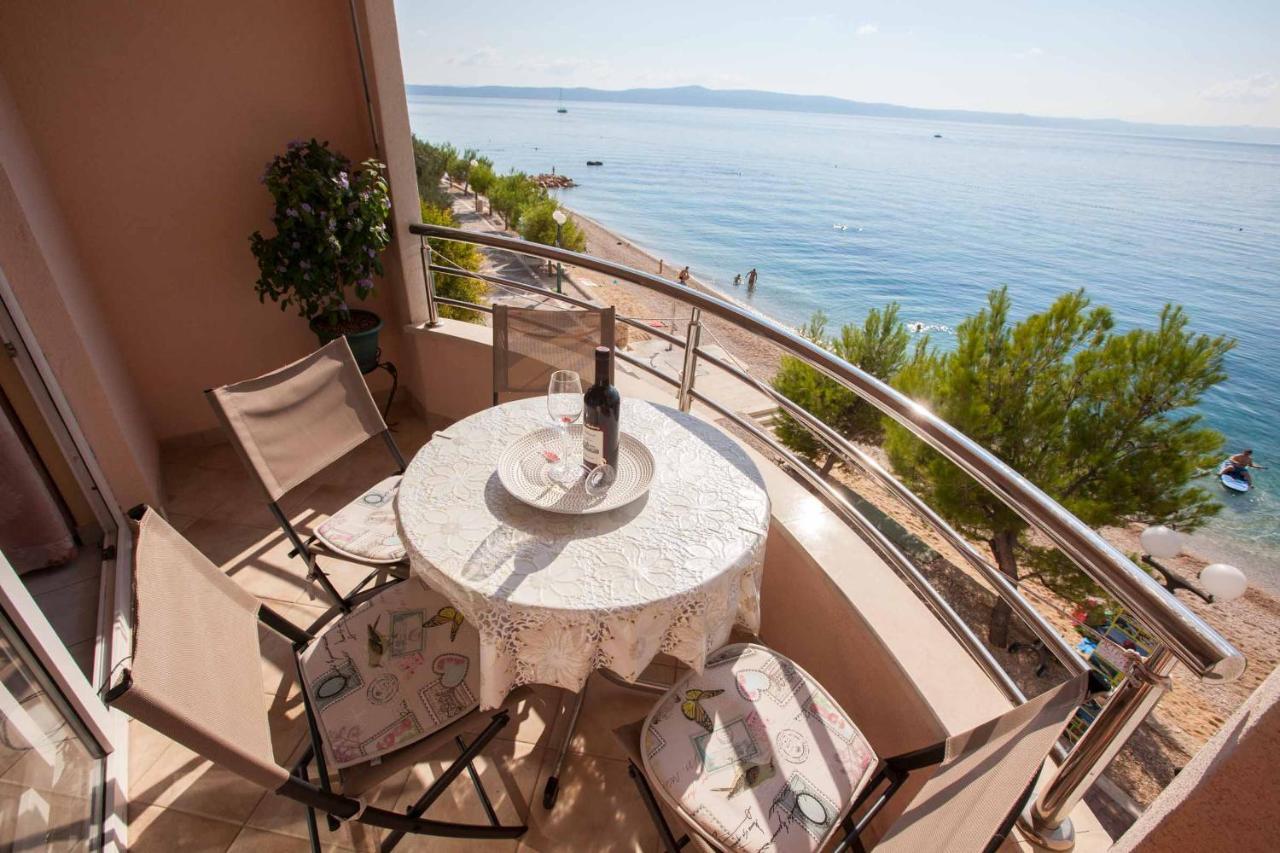 Apartments Marijan - Beachfront Tucepi Exterior photo