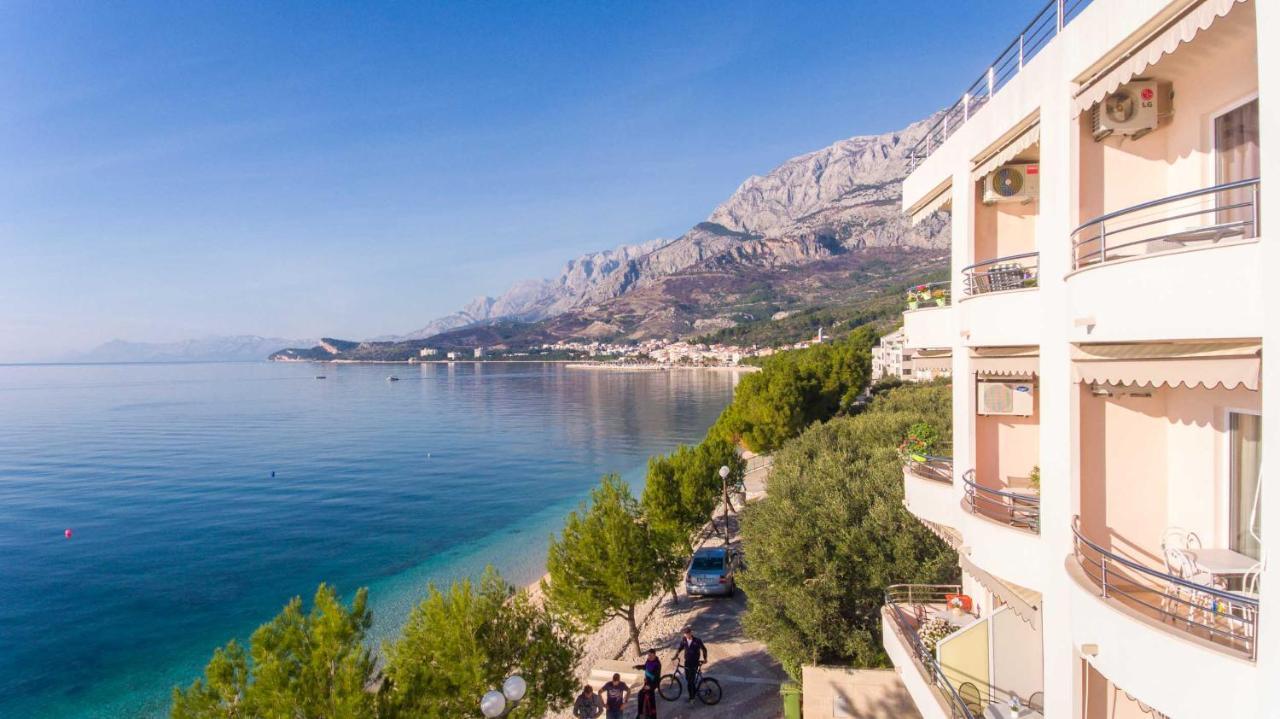 Apartments Marijan - Beachfront Tucepi Exterior photo